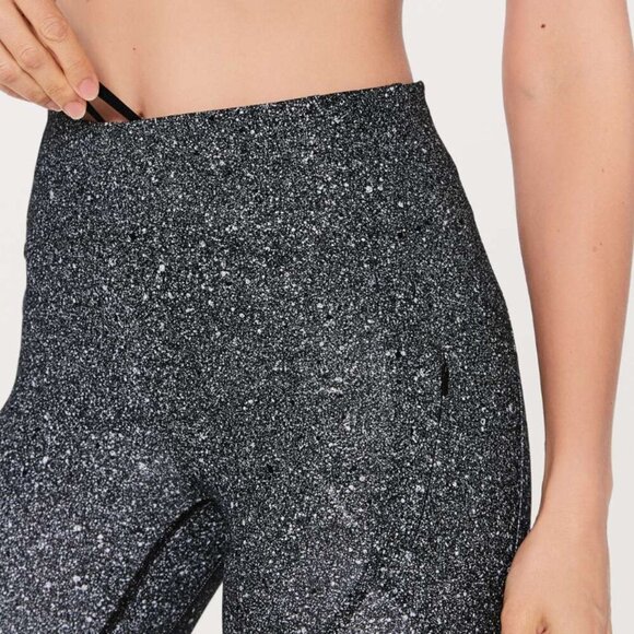 Lululemon Lead The Pack Tight Black & White Womens Size 4 - Picture 2 of 8